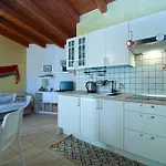 House Moreno 2374 Galižana
