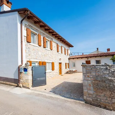 House Moreno 2374 Vikendica Galizana