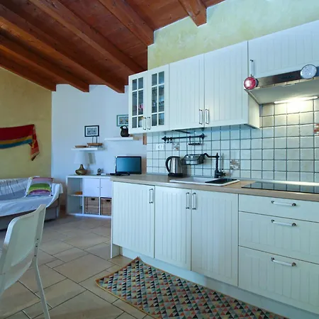 House Moreno 2374 Galižana